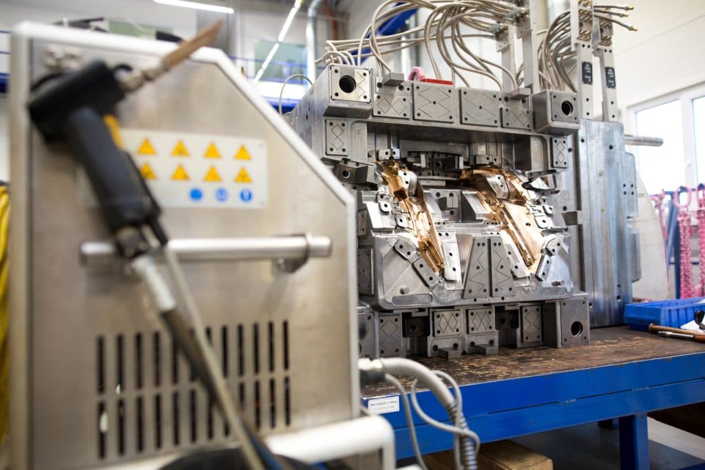 Maxnext GmbH bietet Mehrkomponenten Spritzguss für Ihre Anforderungen